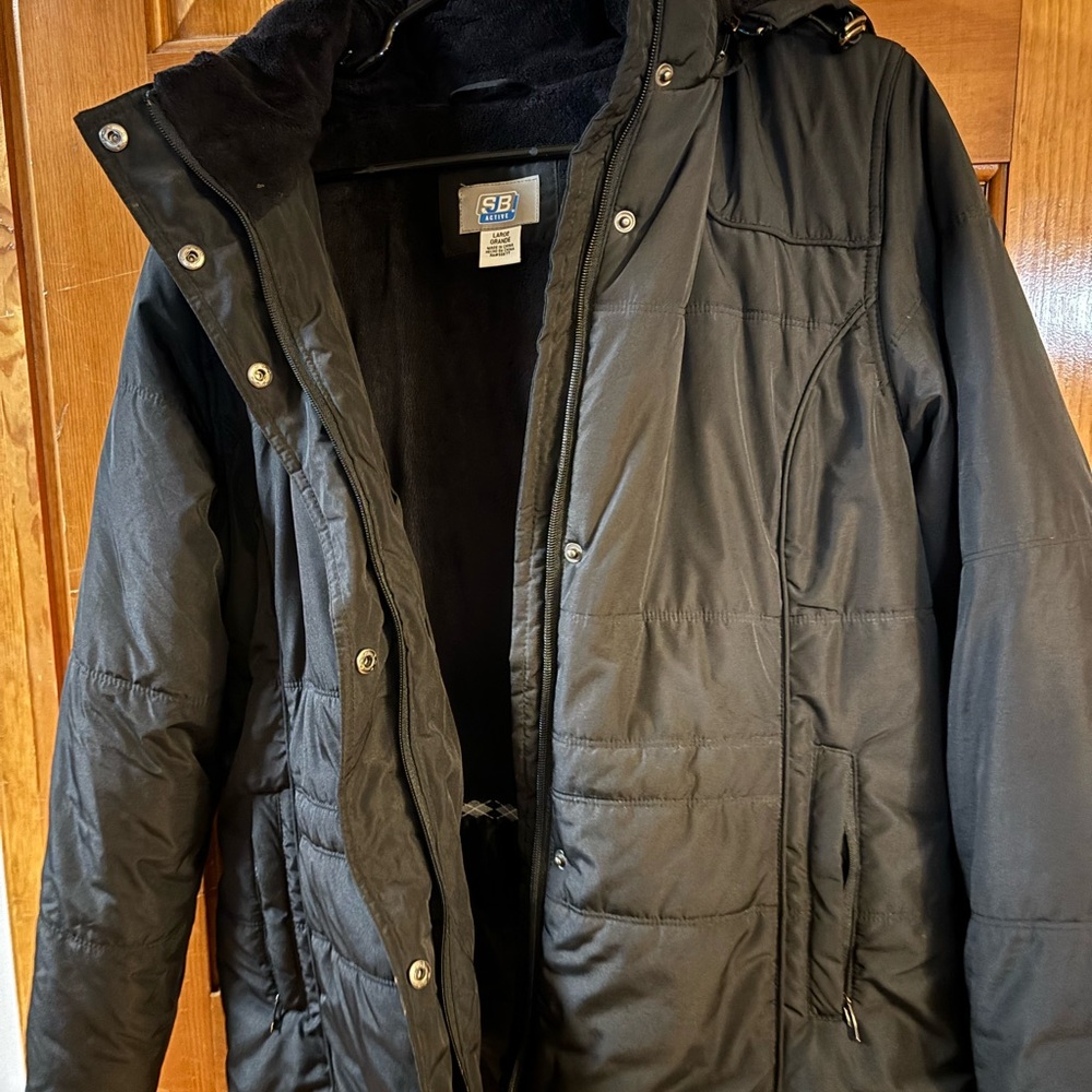 Like New Women’s Black winter jacket. Detachable hood.size large - Picture 7 of 9